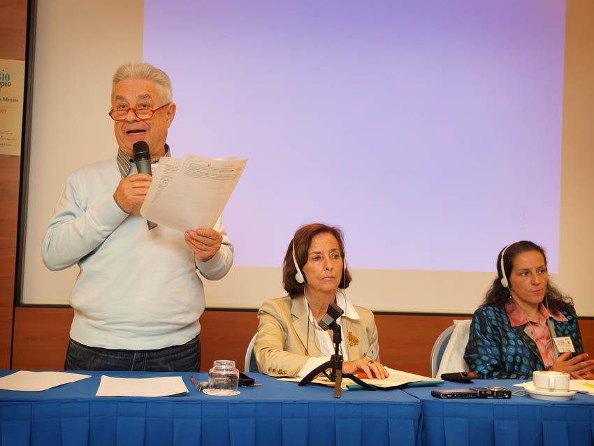 2009 Simposio No Violencia Aaron Elberg de Israel habló sobre los kibutz experiencia de sociedad comunitaria noviolenta en Israel